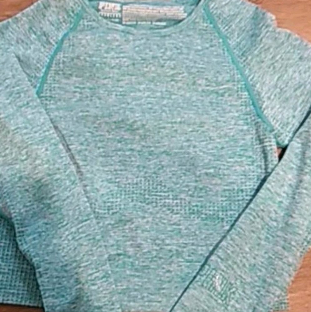 Victoria Secret Pink seamless exercise shirt
